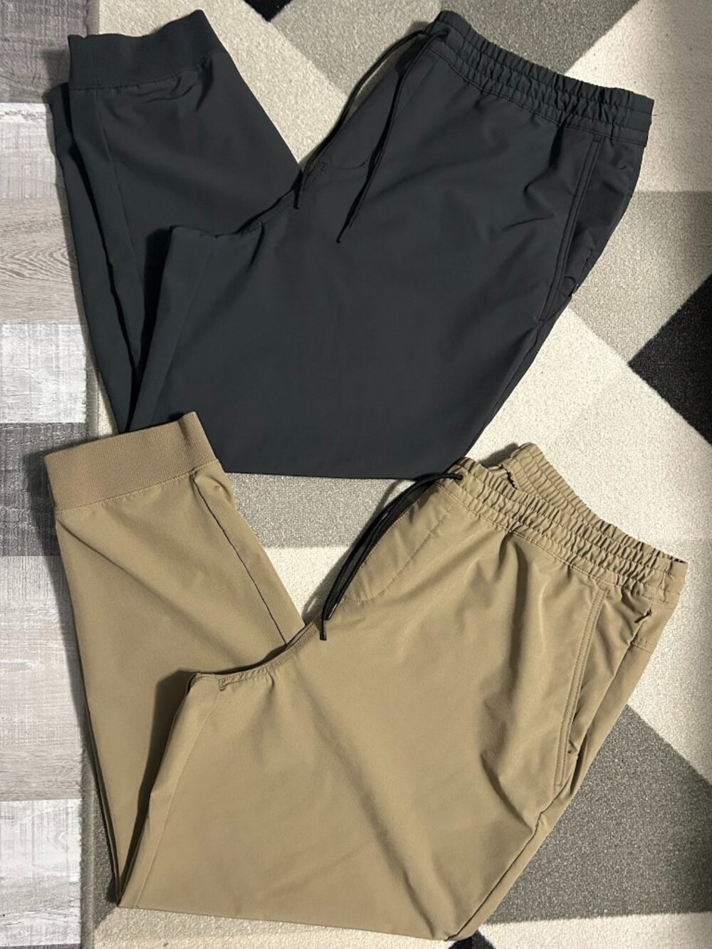 Old Navy Men's Joggers - Black and Khaki Pair
